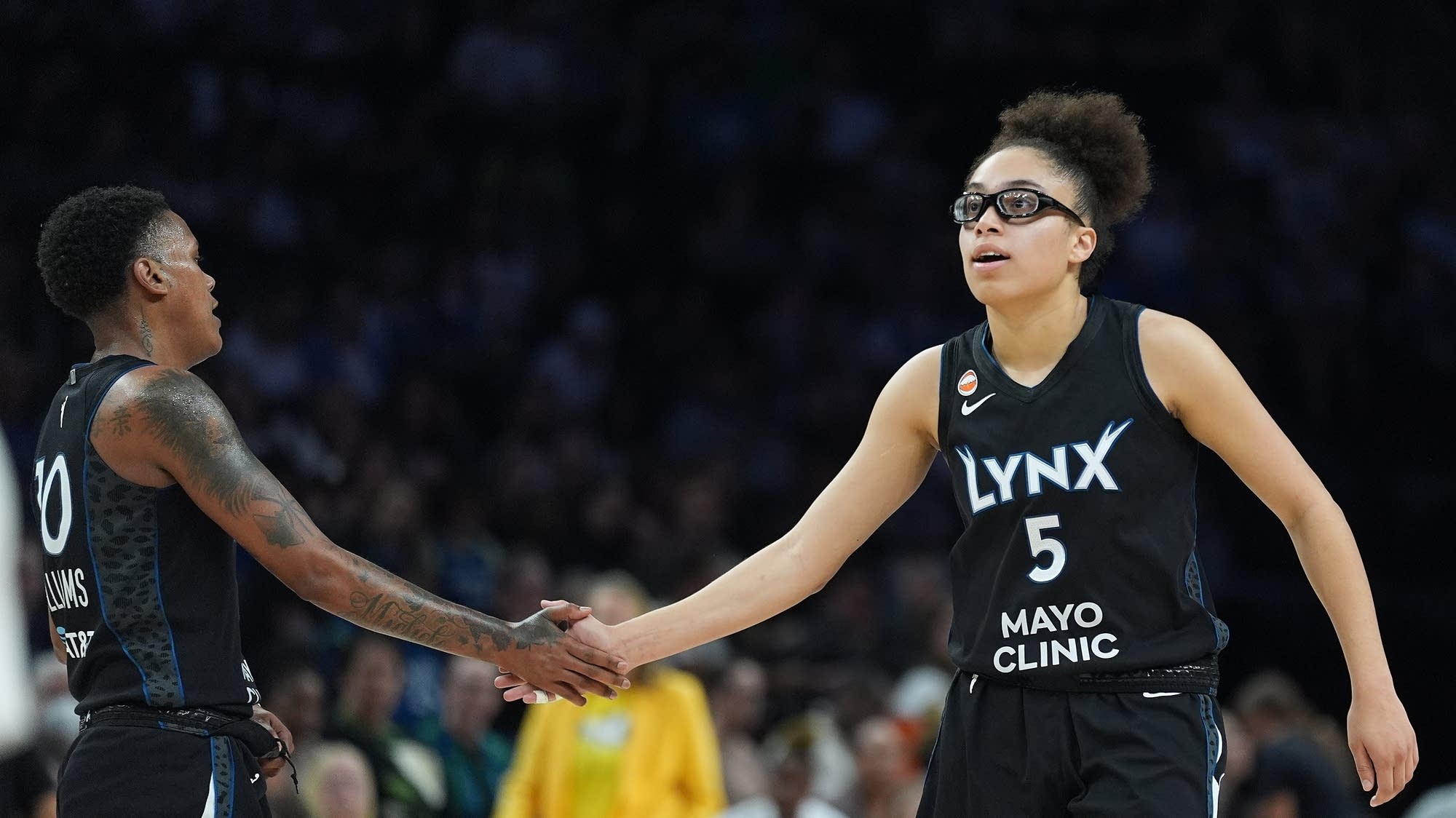 Howard scores 27, Miles adds 19, Lynx beat Storm 88-68 for seventh straight win