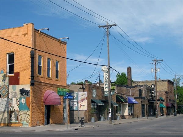 Win two seats on a VIP tour bus for the Schell's Nordeast Pub Crawl this Saturday!