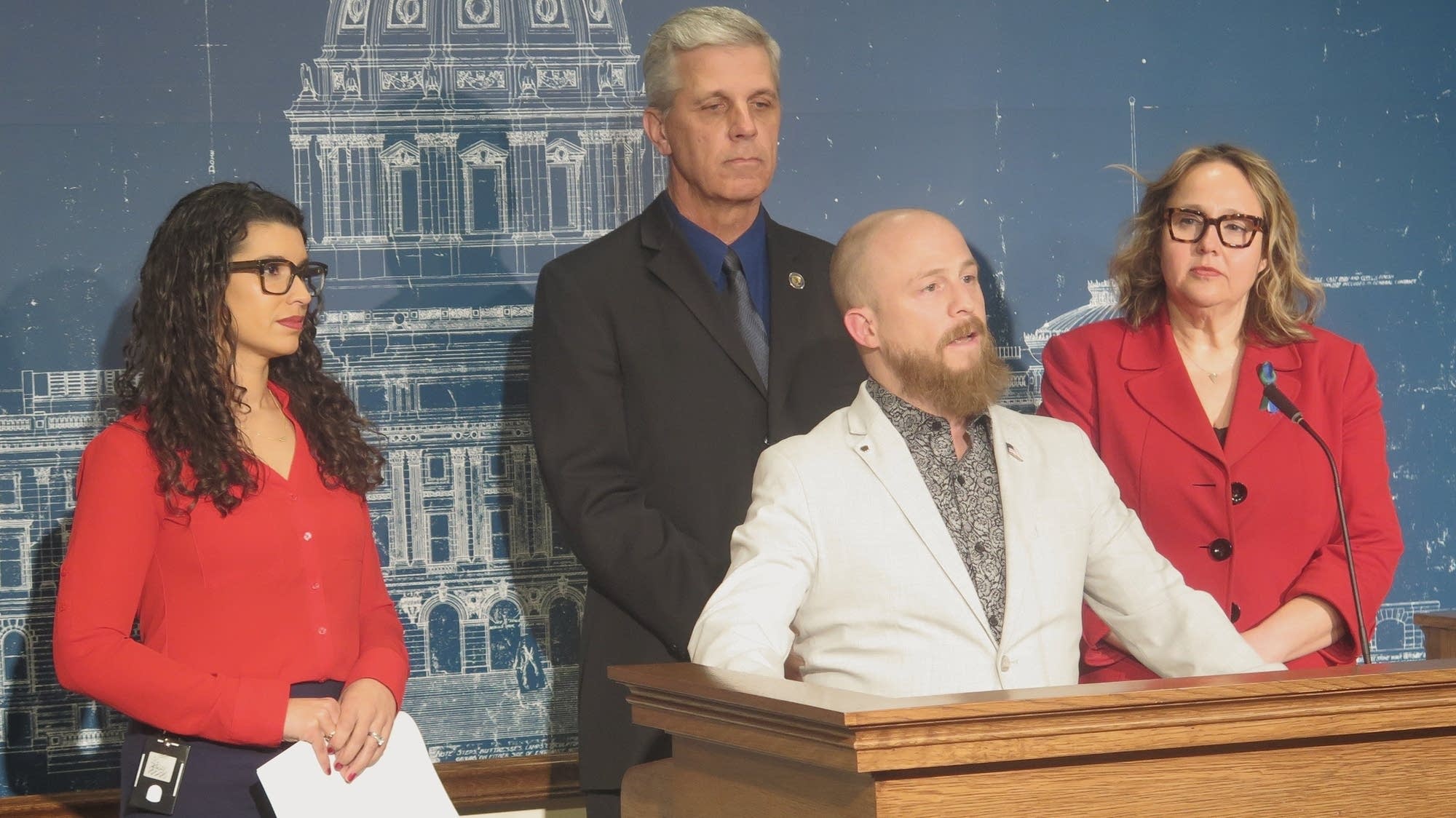 Flashes of bipartisanship appear in acrimonious session