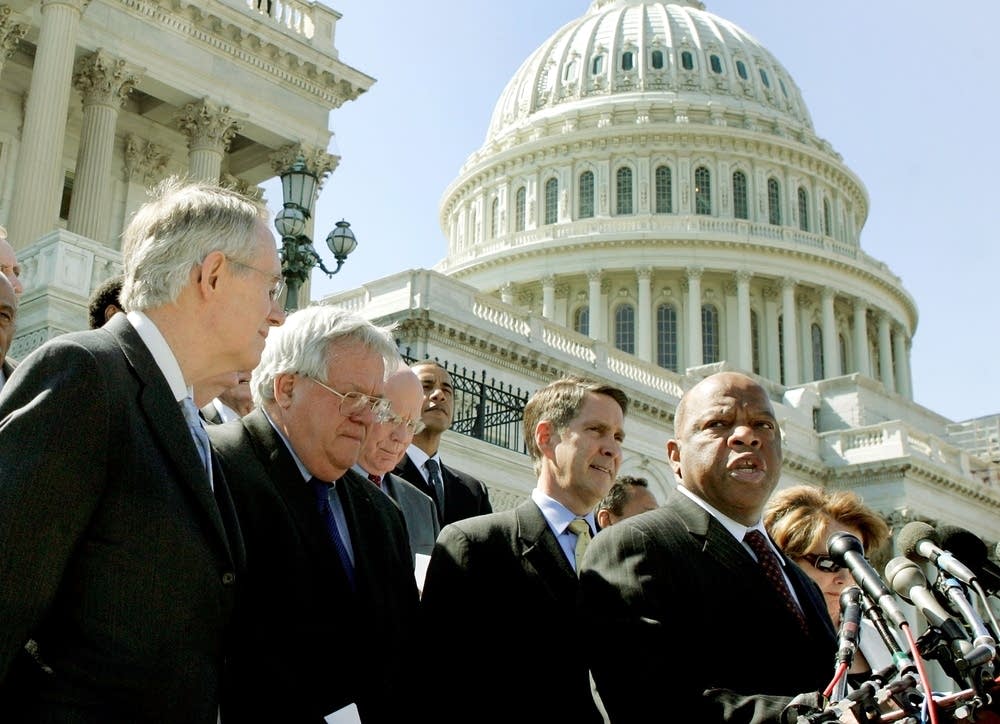 House and Senate officials on Capitol Hill