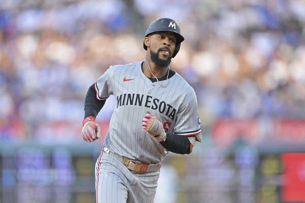 Ohtani’s big homer and Smith’s 2 blasts help Dodgers end home woes with 5-2 win over Twins
