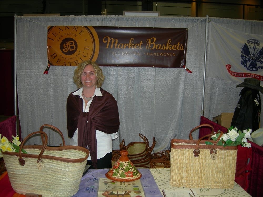 Basket seller