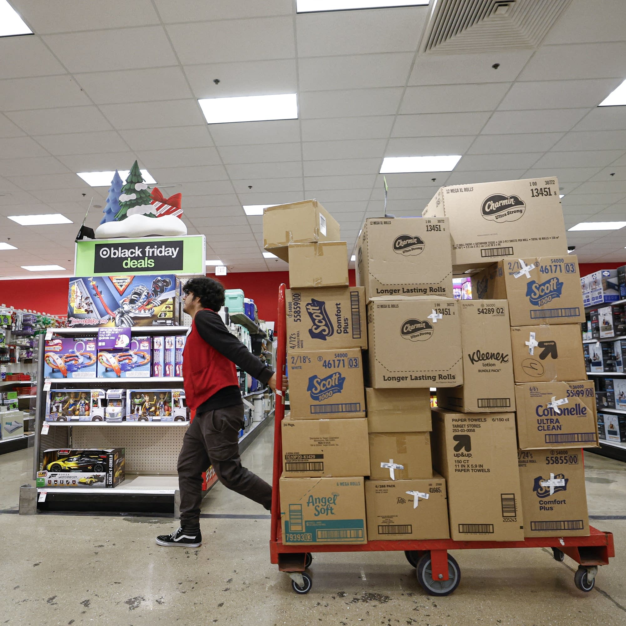 Why are retailers hiring fewer seasonal workers?