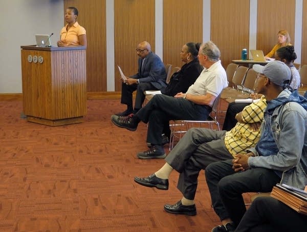 Leslie Redmond addresses Minneapolis school board