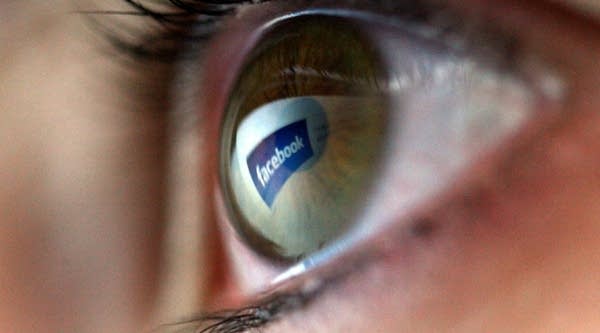 07/31/2017: Facebook as a tool for spy agencies