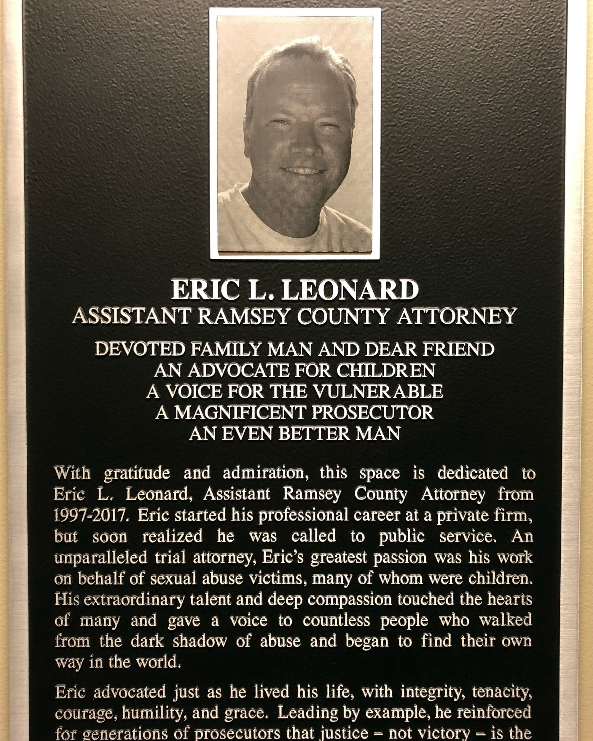 A plaque dedicating the testimony room.