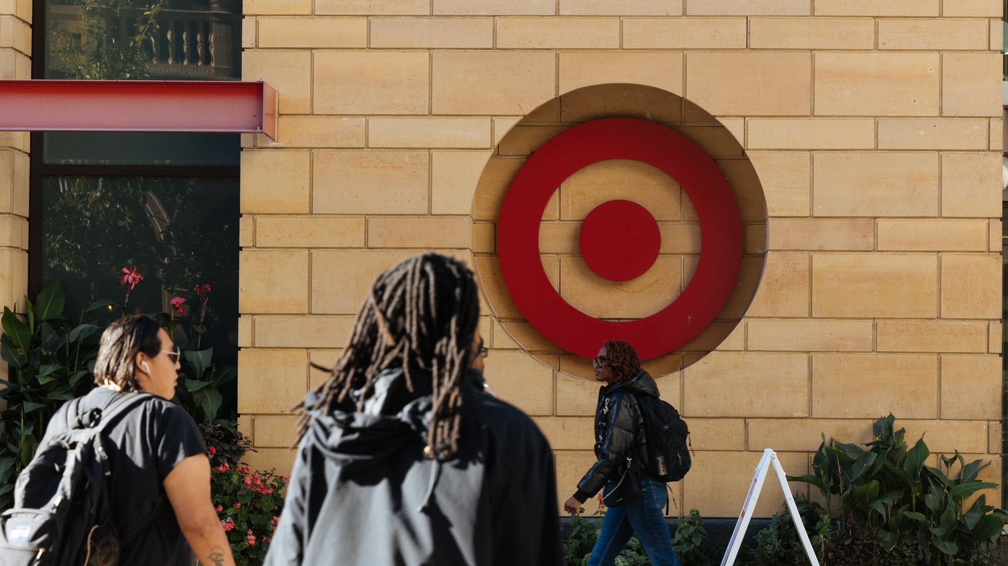 Target layoffs could be an early warning sign for economy – MPR News Target layoffs could be an early warning sign for economy – MPR News